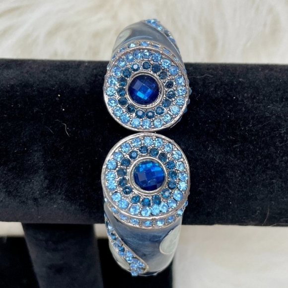 BRAND NEW absolutely gorgeous 😍 Blue Encrusted Crystal Bracelet soo 💙 beautifu - Picture 4 of 5